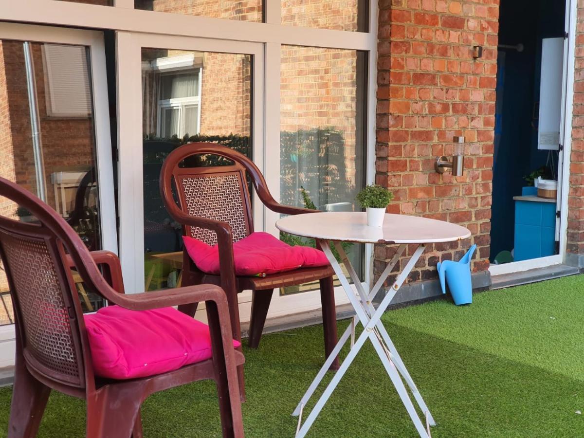 Appartement Ibiza Vibes Studio - Festive, Beach & Sun Atmosphere - Amazing Location In City Center à Namur Extérieur photo